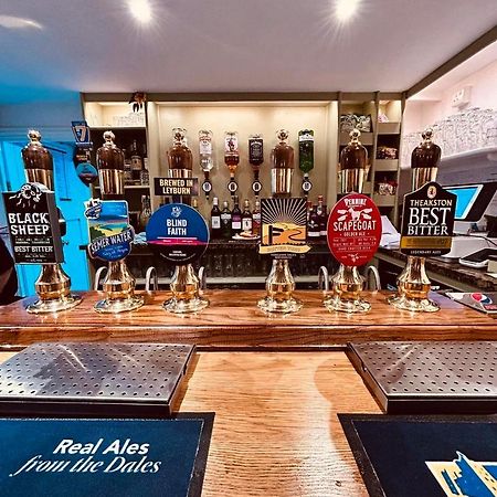 Redmire Village Pub Екстериор снимка